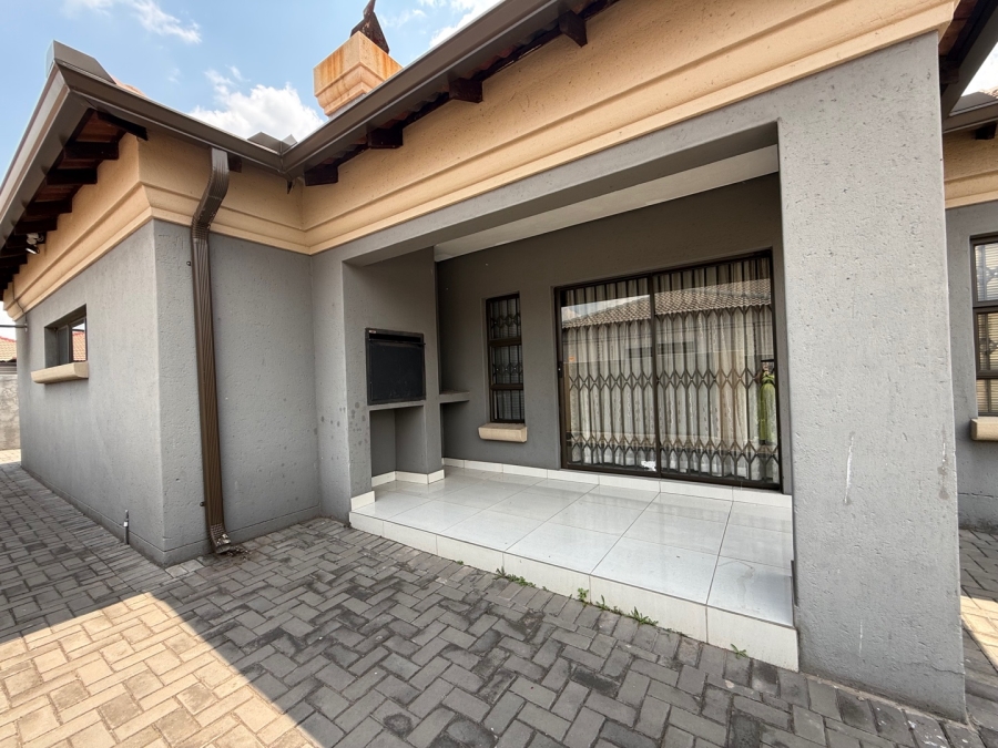 To Let 4 Bedroom Property for Rent in Aerorand Mpumalanga