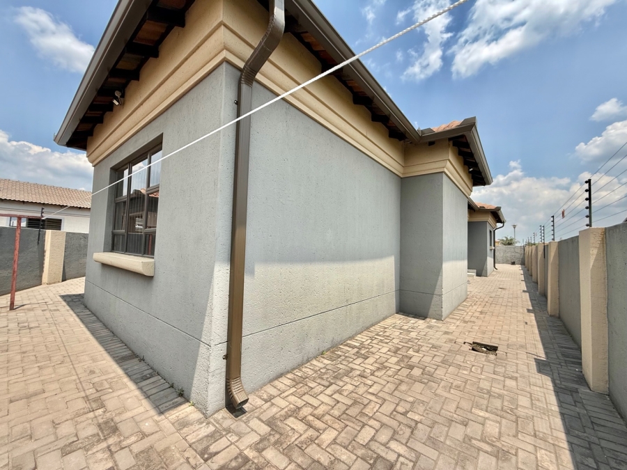 To Let 4 Bedroom Property for Rent in Aerorand Mpumalanga