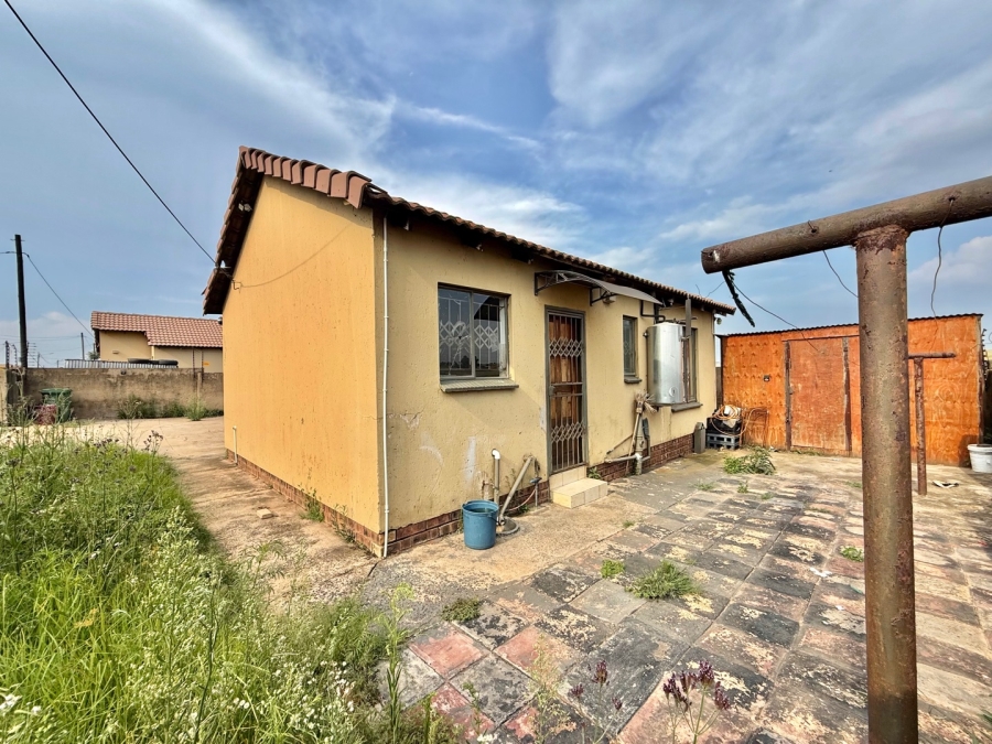 2 Bedroom Property for Sale in Hlalamandi Mpumalanga