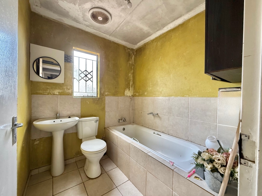 2 Bedroom Property for Sale in Hlalamandi Mpumalanga