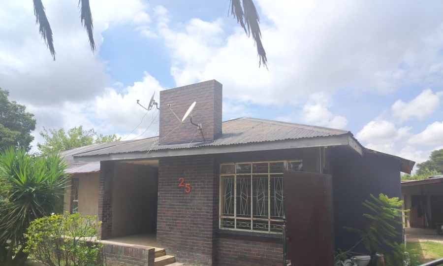 6 Bedroom Property for Sale in Witbank Ext 5 Mpumalanga