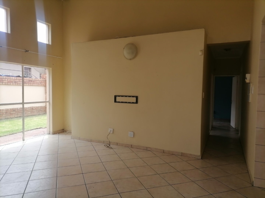 To Let 3 Bedroom Property for Rent in Reyno Ridge Mpumalanga