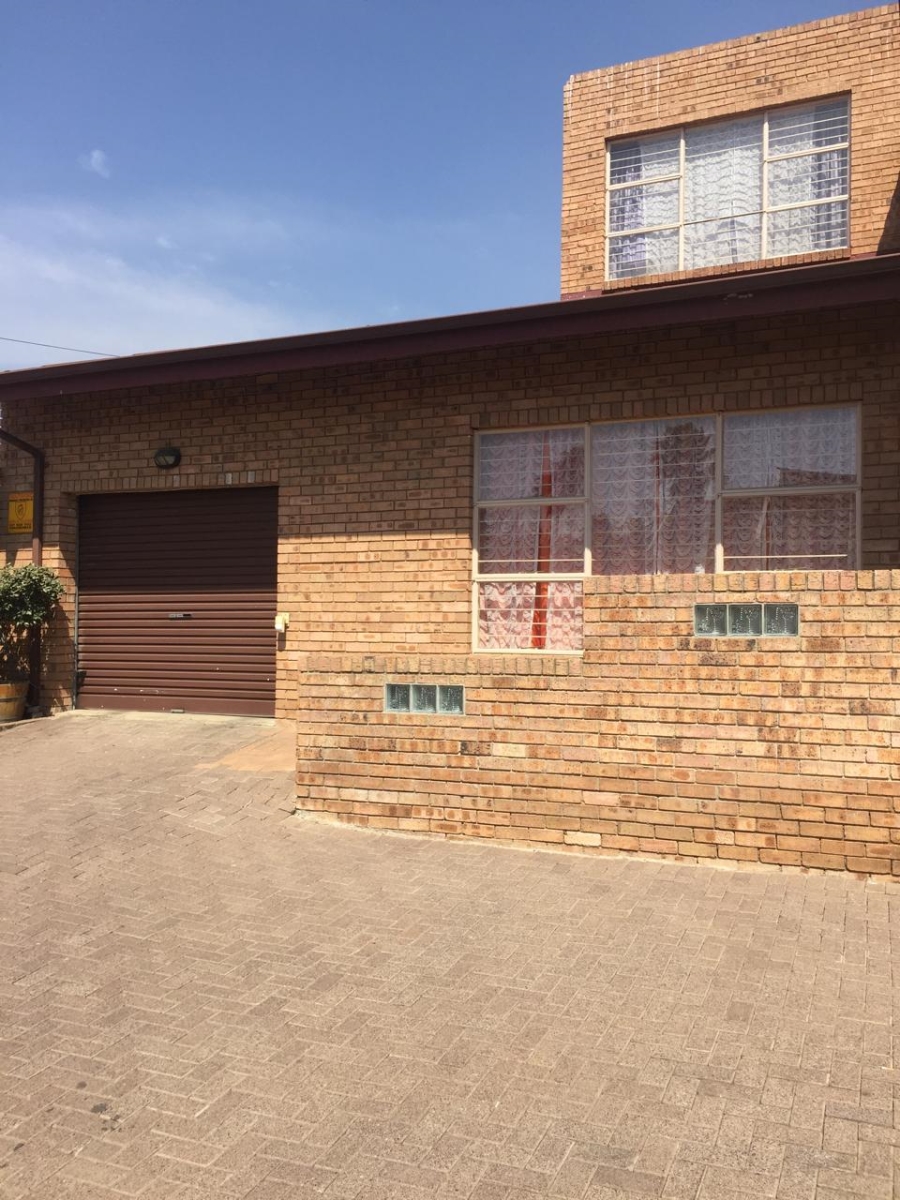 To Let 3 Bedroom Property for Rent in Evander Mpumalanga