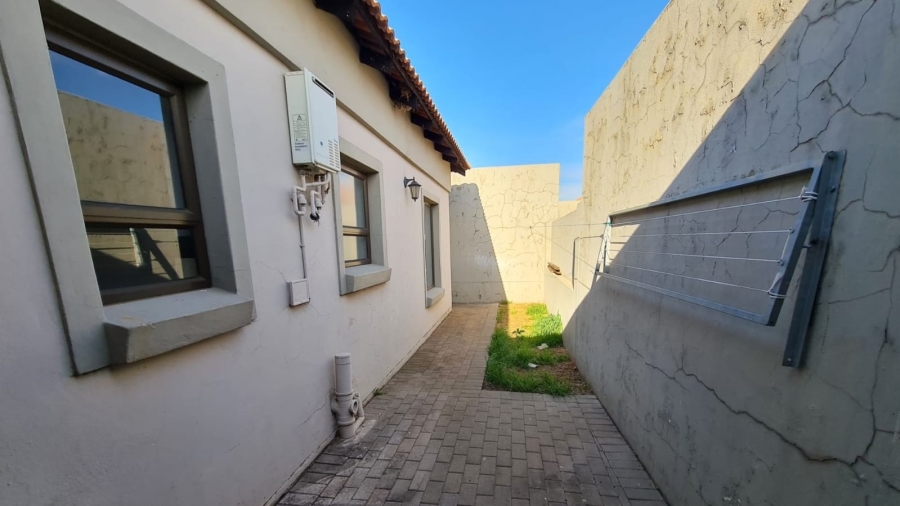 To Let 2 Bedroom Property for Rent in Terra Nova Mpumalanga