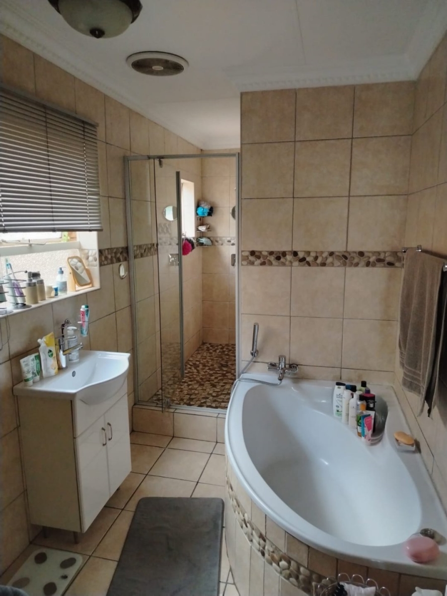 3 Bedroom Property for Sale in Reyno Ridge Mpumalanga