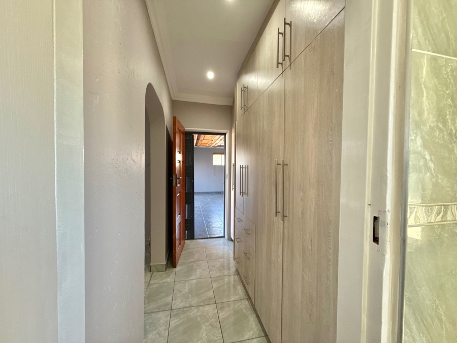 To Let 3 Bedroom Property for Rent in Hlalamandi Mpumalanga