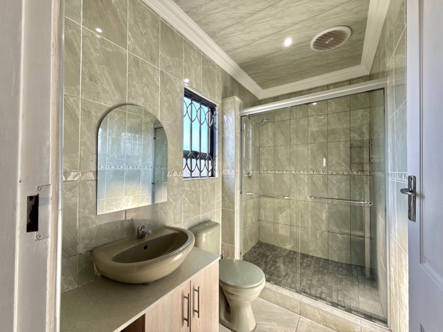 To Let 3 Bedroom Property for Rent in Hlalamandi Mpumalanga