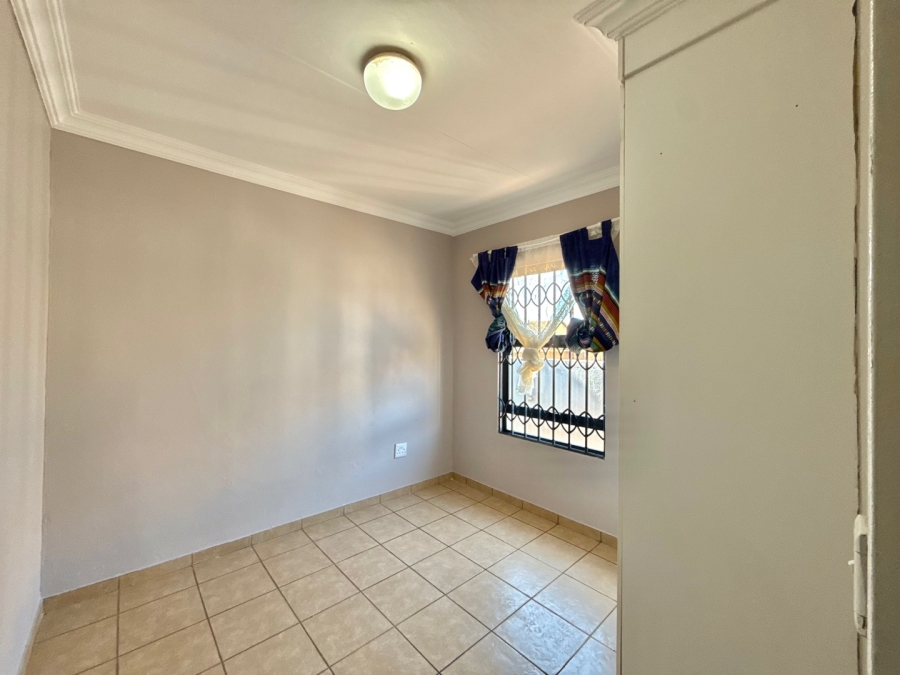 To Let 3 Bedroom Property for Rent in Hlalamandi Mpumalanga