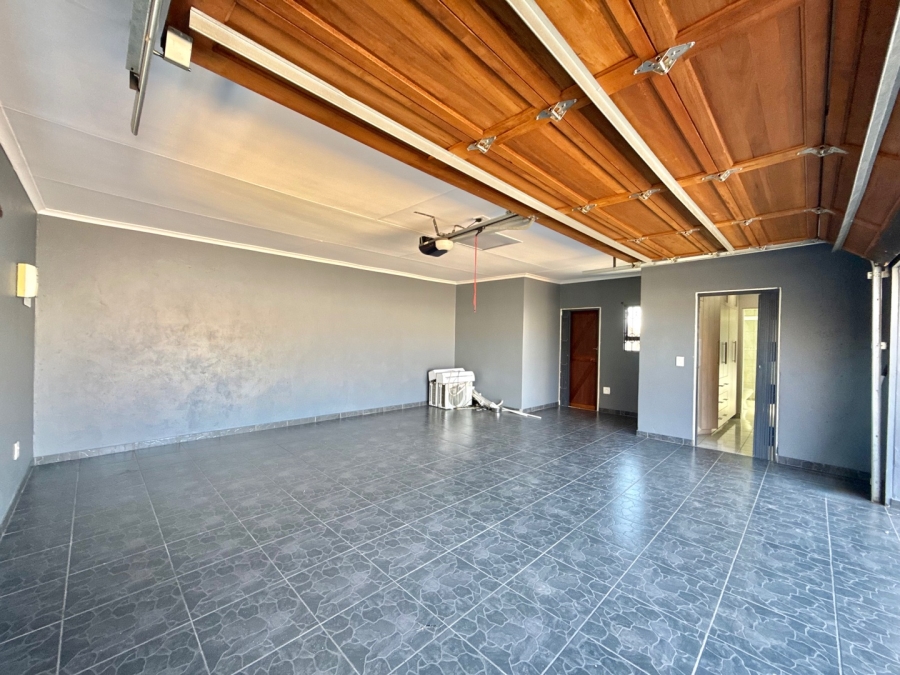 To Let 3 Bedroom Property for Rent in Hlalamandi Mpumalanga