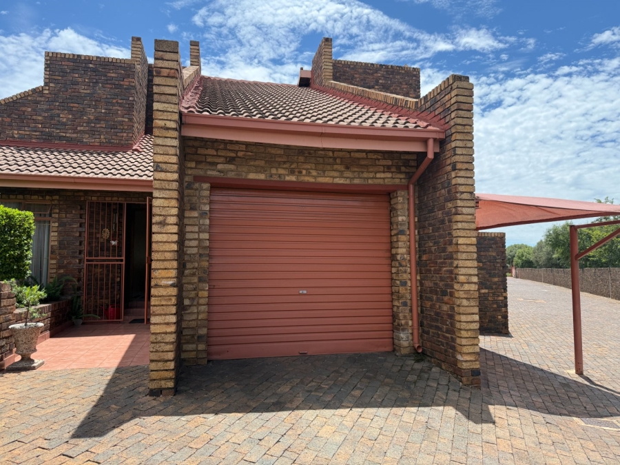 2 Bedroom Property for Sale in Aerorand Mpumalanga