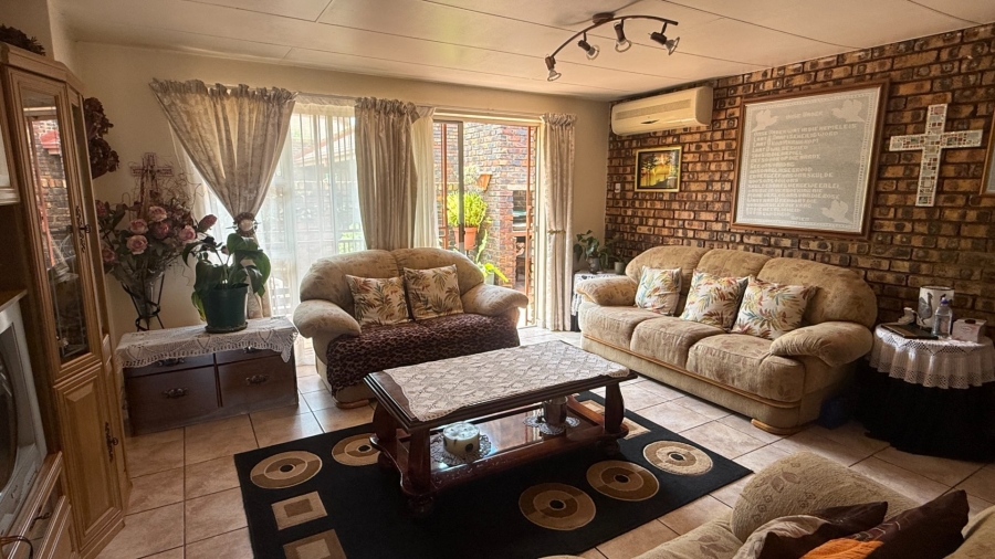 2 Bedroom Property for Sale in Aerorand Mpumalanga