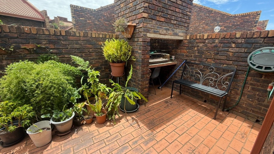 2 Bedroom Property for Sale in Aerorand Mpumalanga