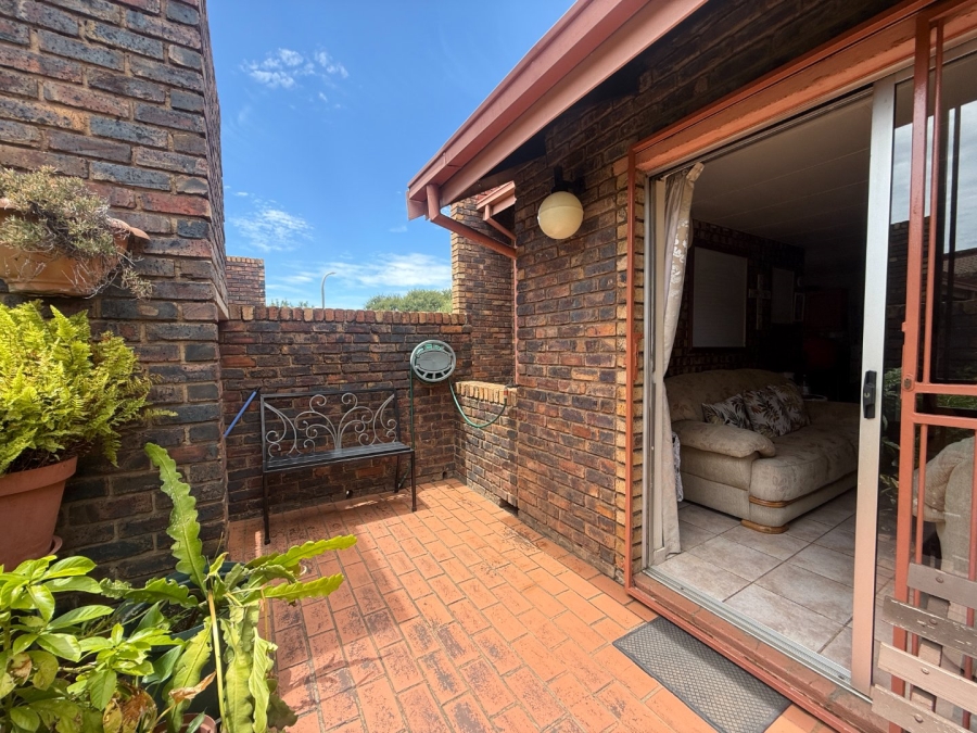 2 Bedroom Property for Sale in Aerorand Mpumalanga