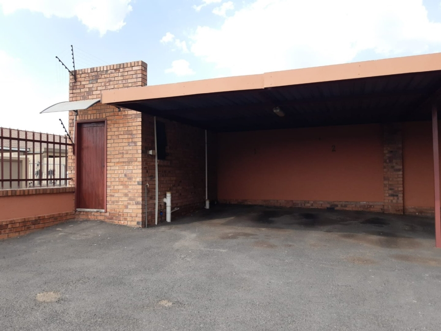 To Let 2 Bedroom Property for Rent in Noordrand Mpumalanga