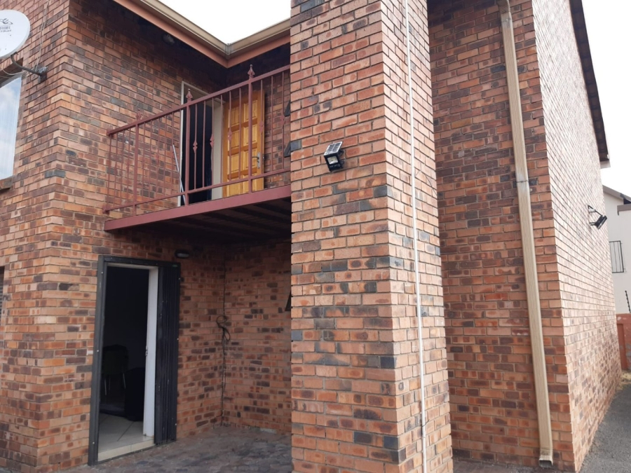 To Let 2 Bedroom Property for Rent in Noordrand Mpumalanga