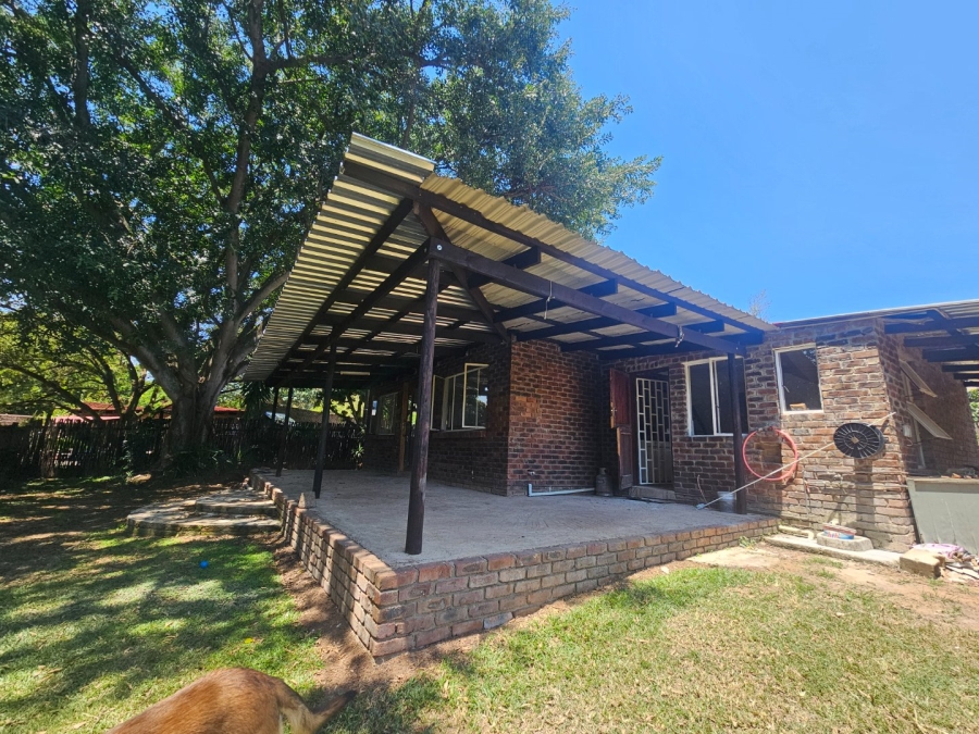 To Let commercial Property for Rent in White River Estates Mpumalanga