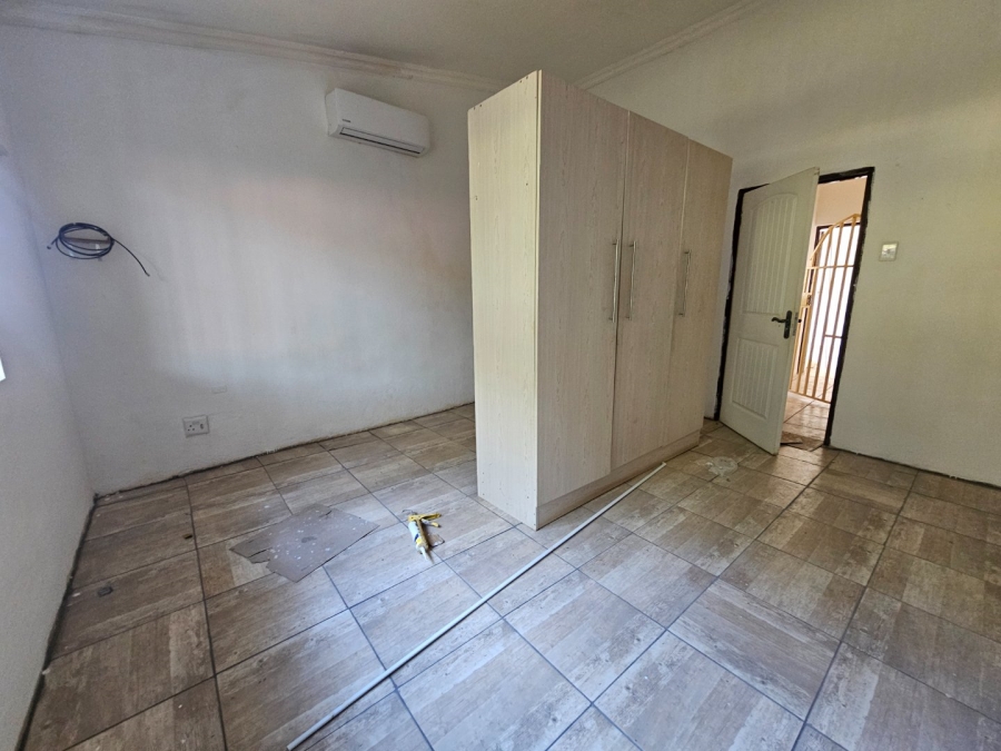 To Let commercial Property for Rent in White River Estates Mpumalanga