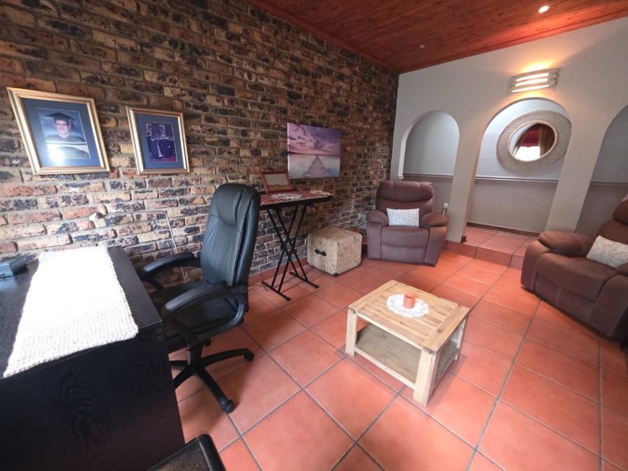 3 Bedroom Property for Sale in Suidheuwel Mpumalanga