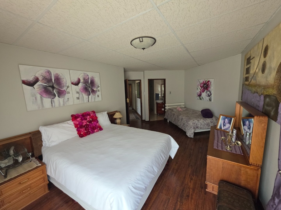 5 Bedroom Property for Sale in Secunda Mpumalanga