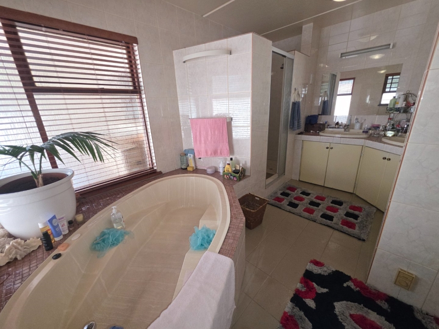 5 Bedroom Property for Sale in Secunda Mpumalanga