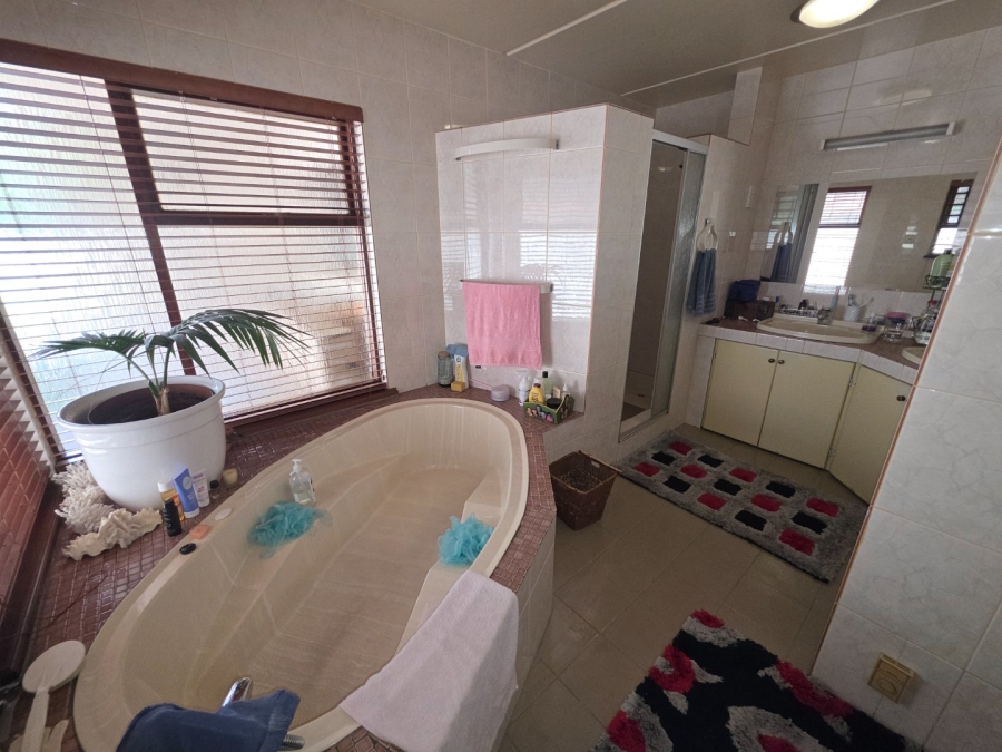 5 Bedroom Property for Sale in Secunda Mpumalanga