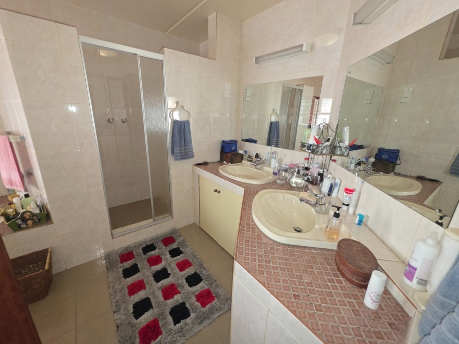 5 Bedroom Property for Sale in Secunda Mpumalanga