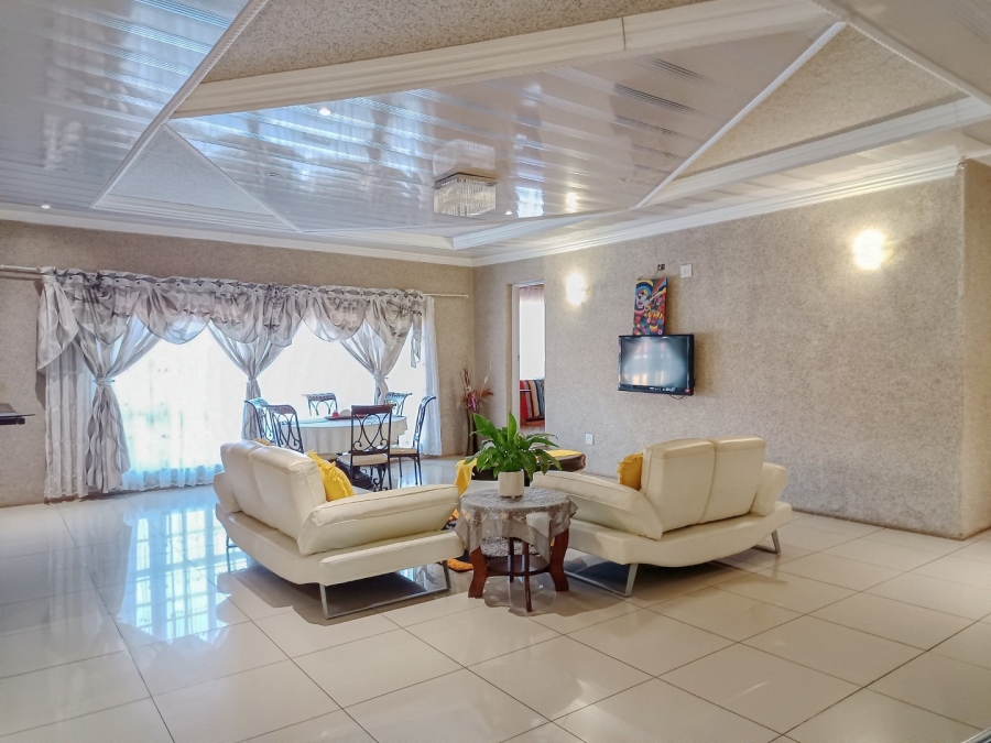 5 Bedroom Property for Sale in White River Ext 49 Mpumalanga