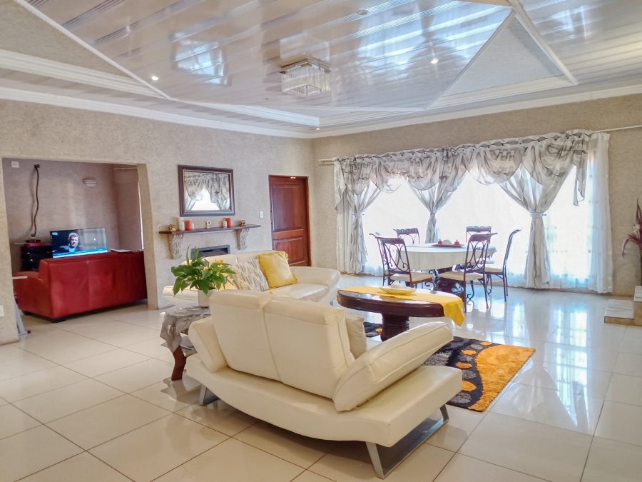 5 Bedroom Property for Sale in White River Ext 49 Mpumalanga