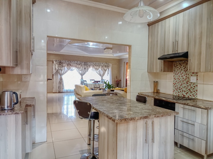 5 Bedroom Property for Sale in White River Ext 49 Mpumalanga