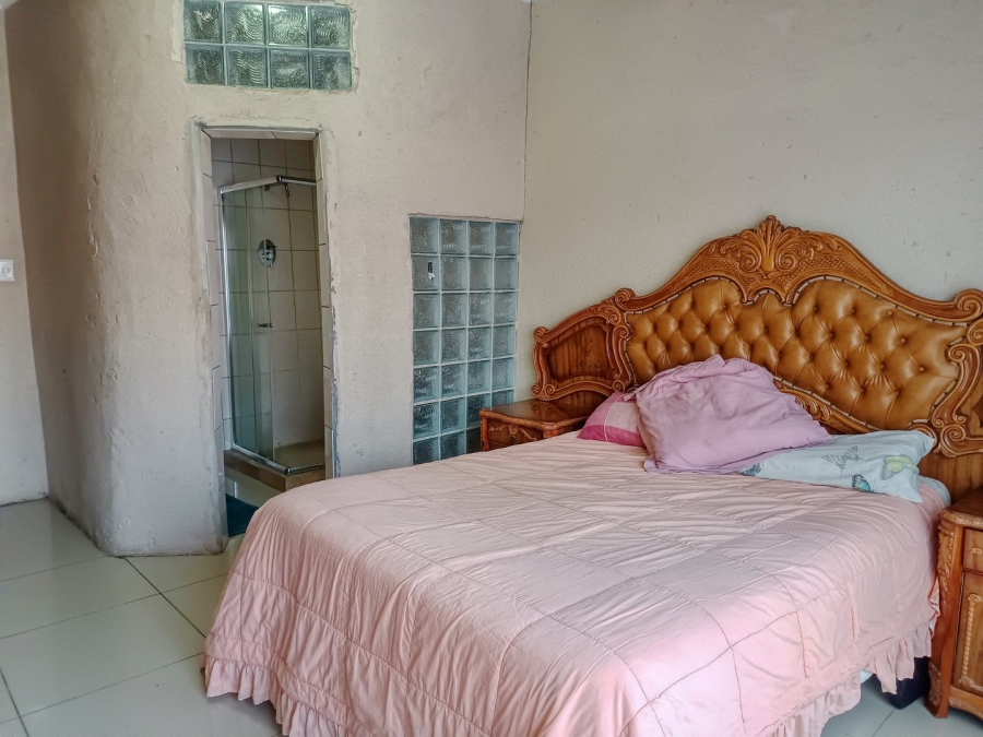 5 Bedroom Property for Sale in White River Ext 49 Mpumalanga