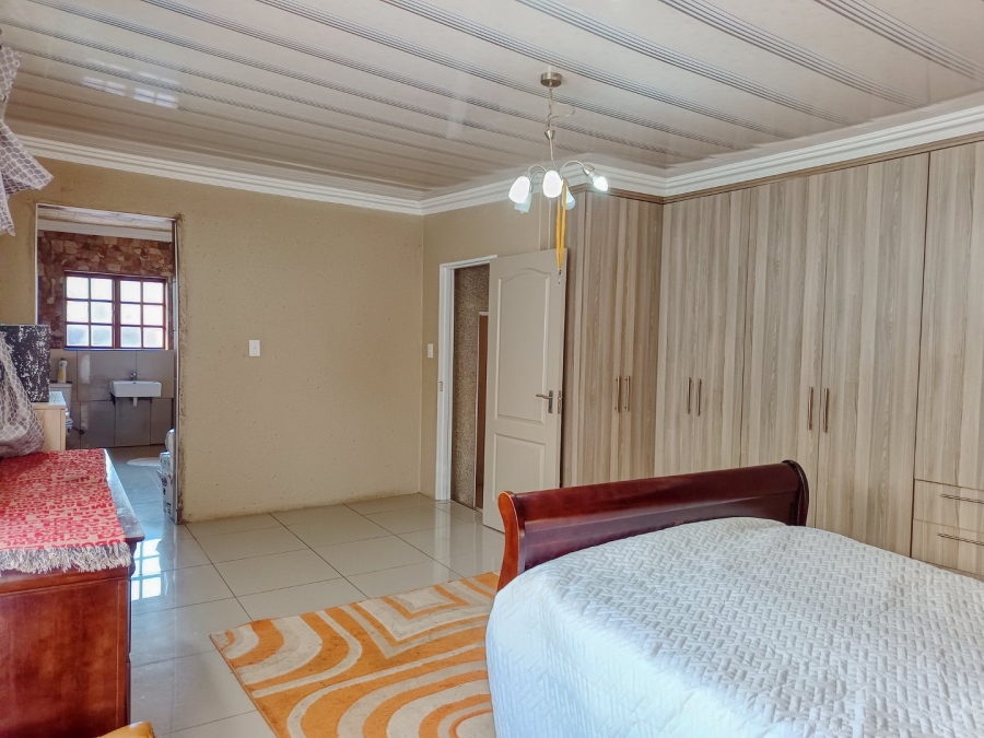 5 Bedroom Property for Sale in White River Ext 49 Mpumalanga