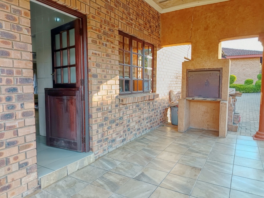 5 Bedroom Property for Sale in White River Ext 49 Mpumalanga