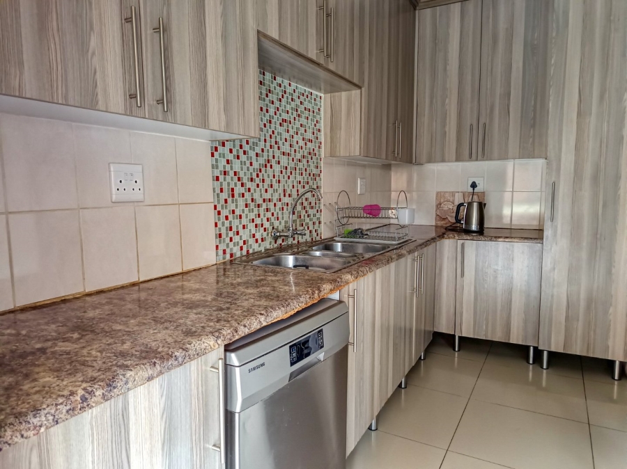 To Let 5 Bedroom Property for Rent in White River Ext 49 Mpumalanga