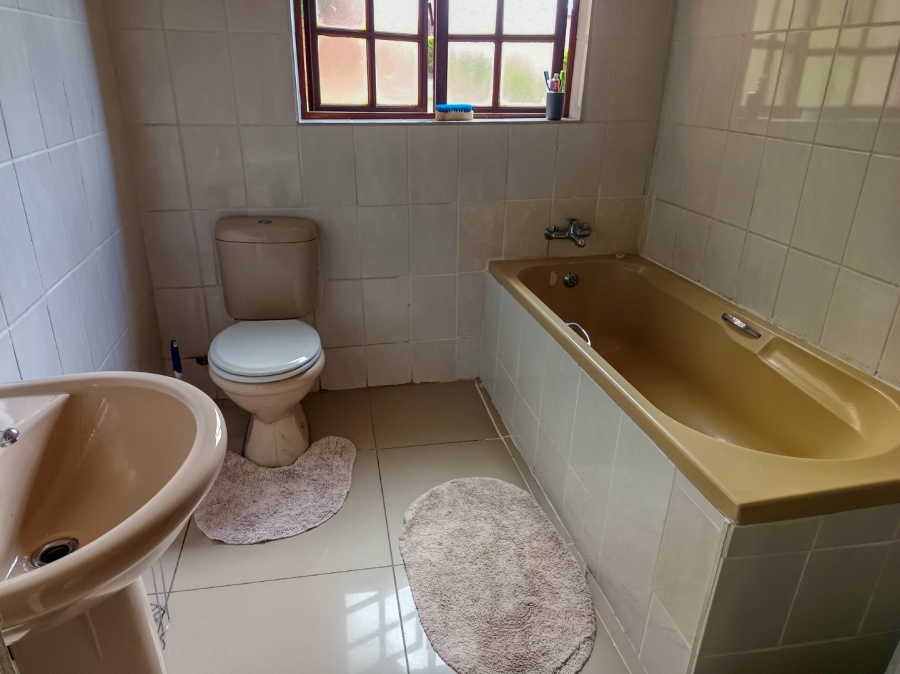 To Let 5 Bedroom Property for Rent in White River Ext 49 Mpumalanga