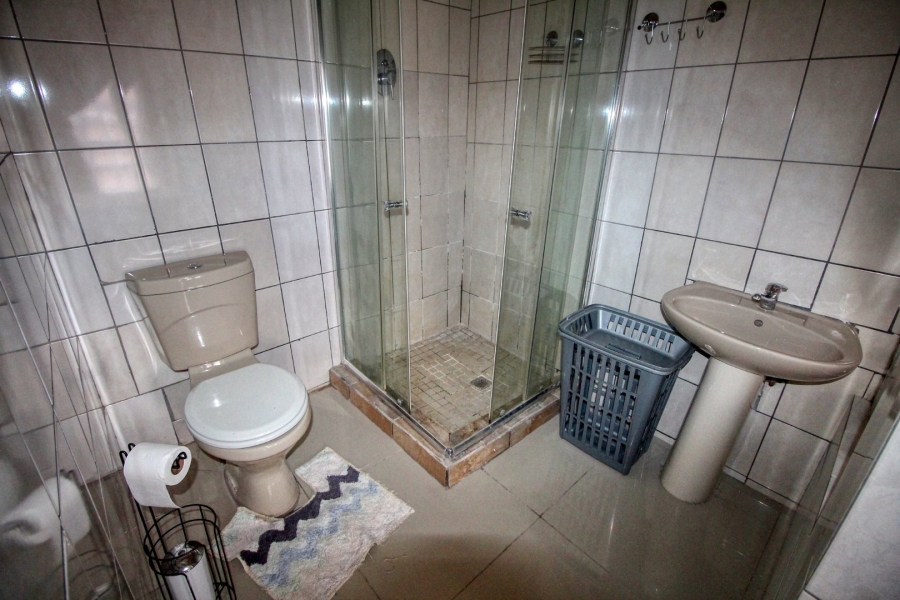 To Let 5 Bedroom Property for Rent in White River Ext 49 Mpumalanga