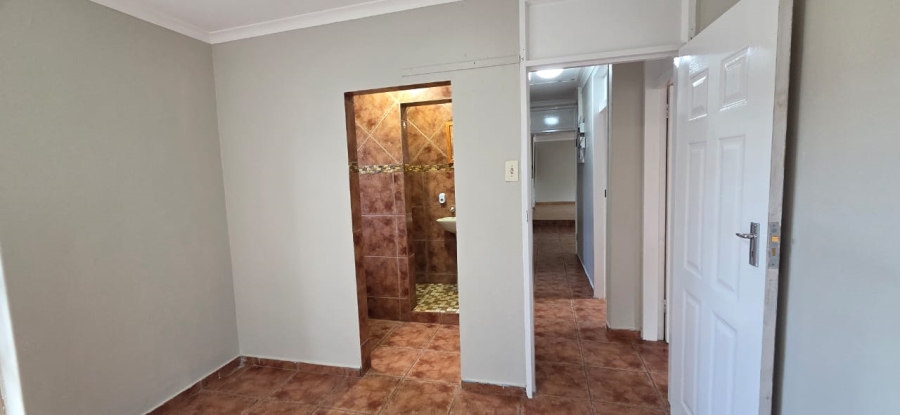 To Let 4 Bedroom Property for Rent in Cosmosrand Mpumalanga
