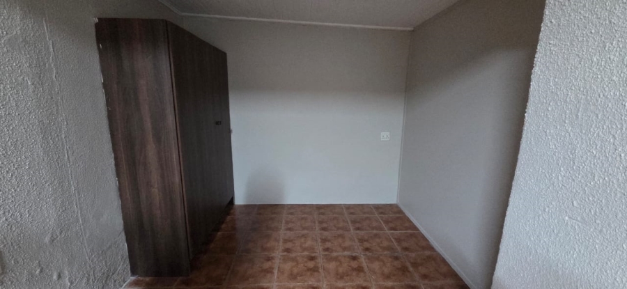 To Let 4 Bedroom Property for Rent in Cosmosrand Mpumalanga