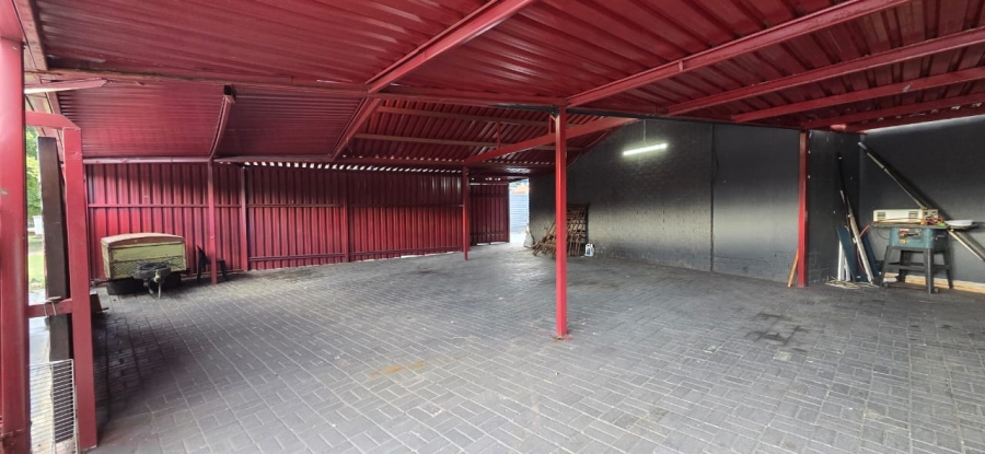 To Let 4 Bedroom Property for Rent in Cosmosrand Mpumalanga