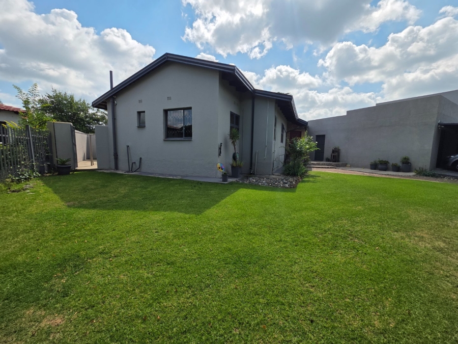 5 Bedroom Property for Sale in Secunda Mpumalanga