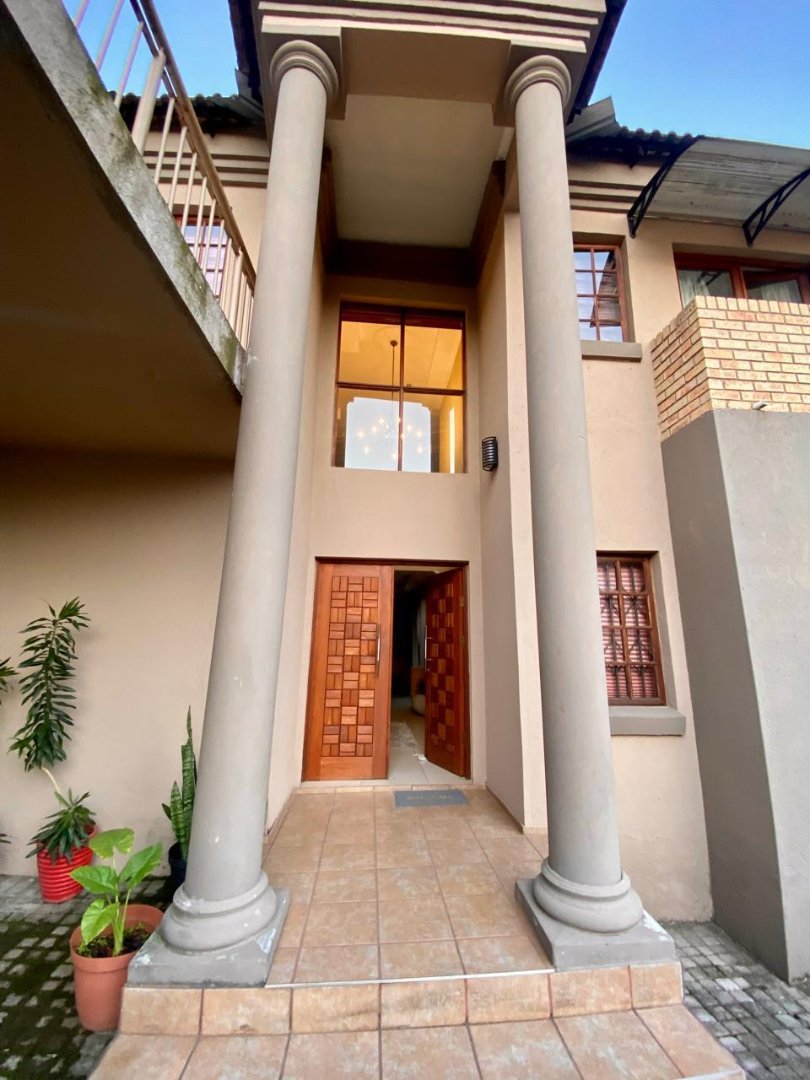 4 Bedroom Property for Sale in Stonehenge Ext 1 Mpumalanga