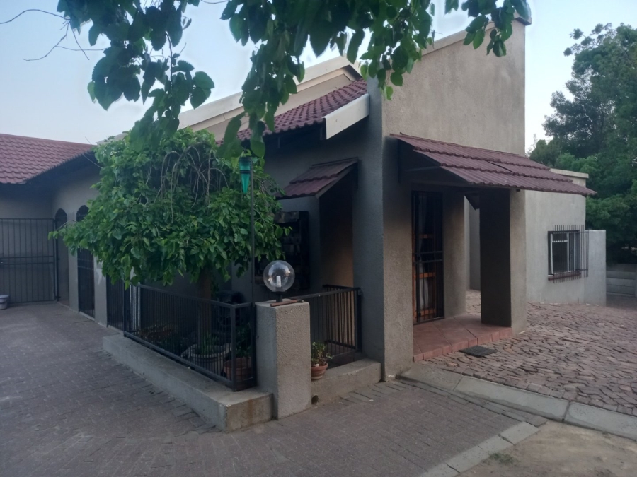 5 Bedroom Property for Sale in Cassim Park Mpumalanga