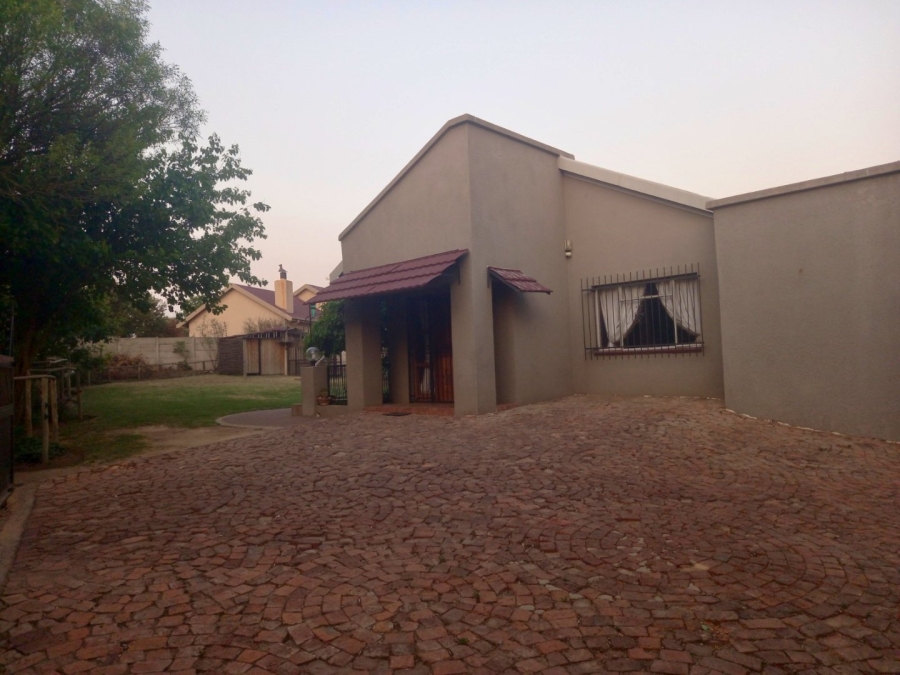 5 Bedroom Property for Sale in Cassim Park Mpumalanga