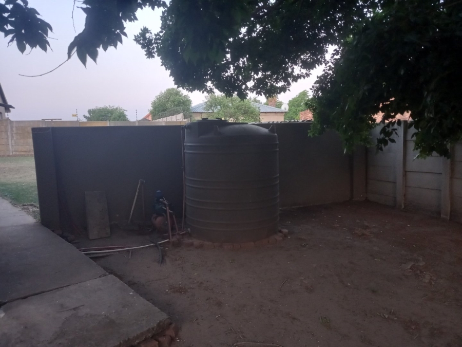 5 Bedroom Property for Sale in Cassim Park Mpumalanga