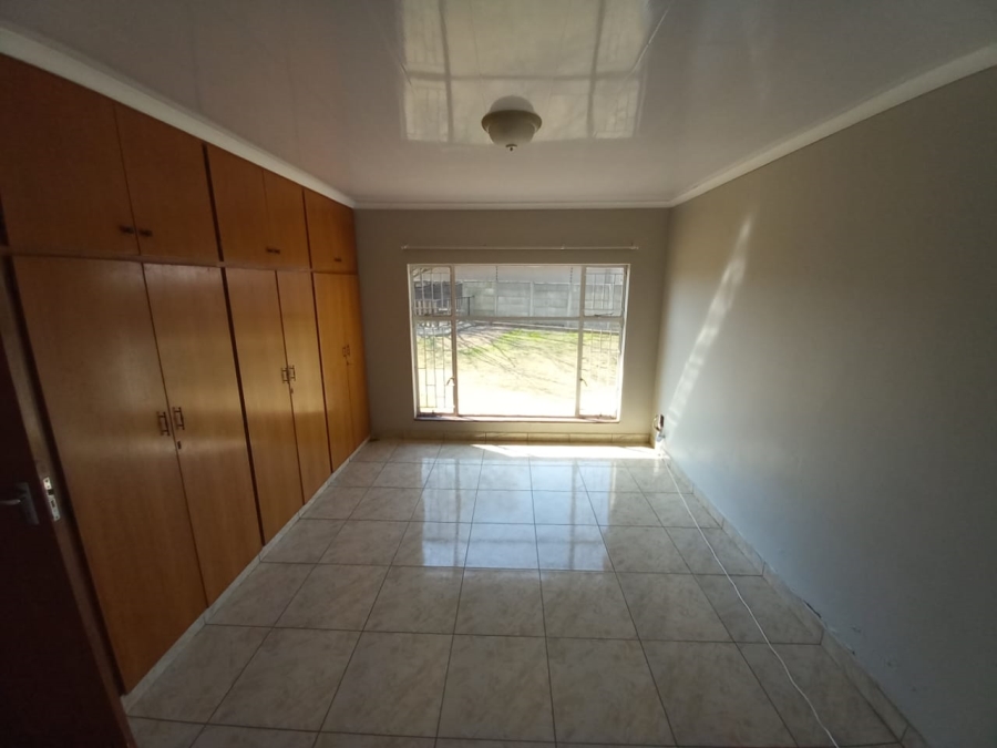 5 Bedroom Property for Sale in Cassim Park Mpumalanga