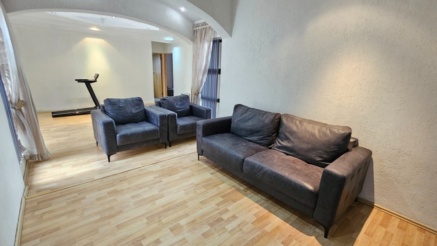 5 Bedroom Property for Sale in Trichardt Mpumalanga