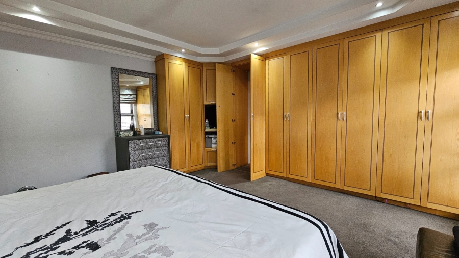 5 Bedroom Property for Sale in Trichardt Mpumalanga