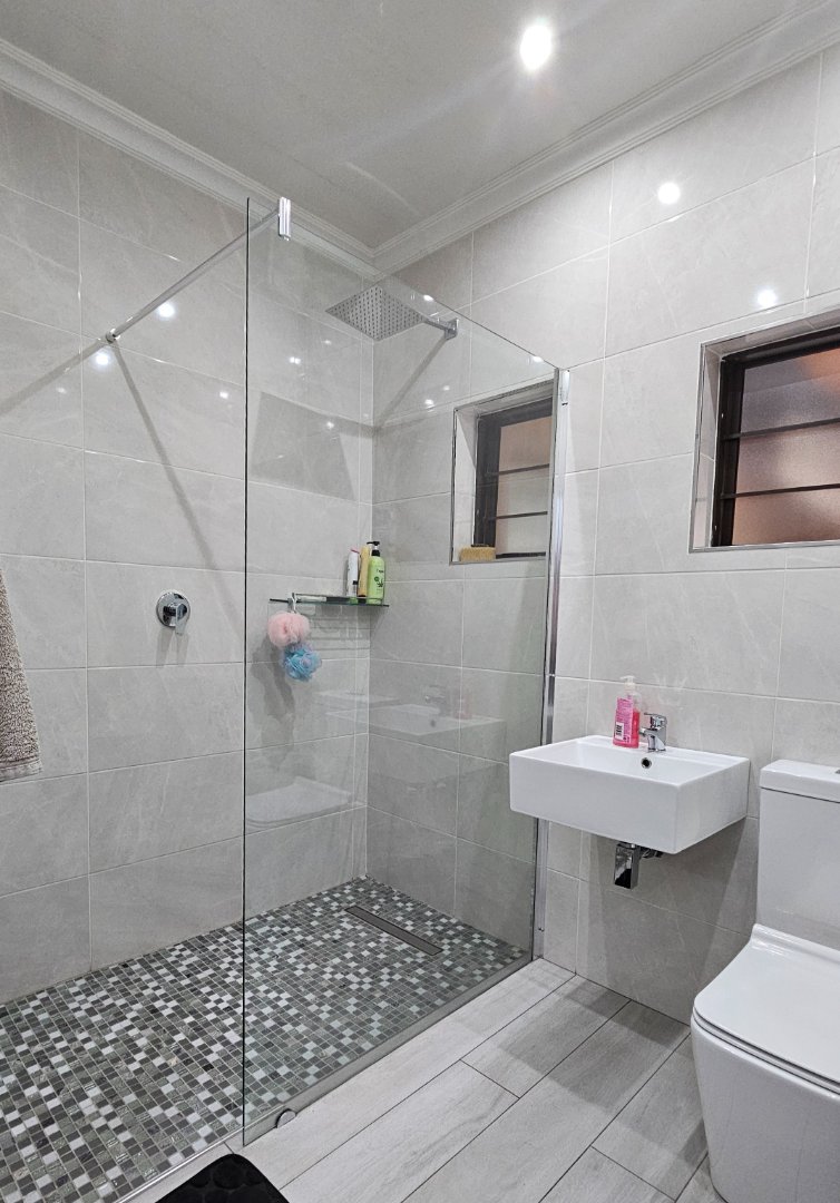 5 Bedroom Property for Sale in Trichardt Mpumalanga