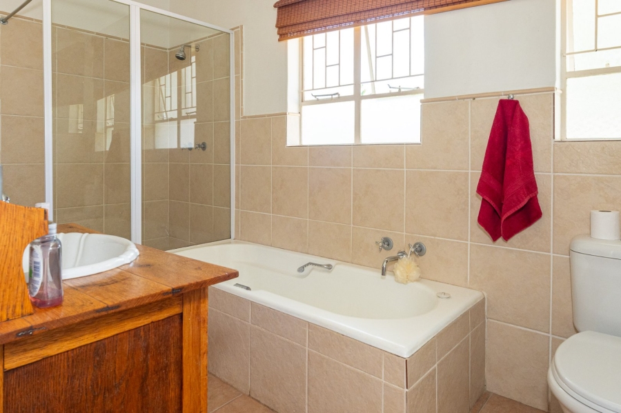 5 Bedroom Property for Sale in Kingsview Mpumalanga