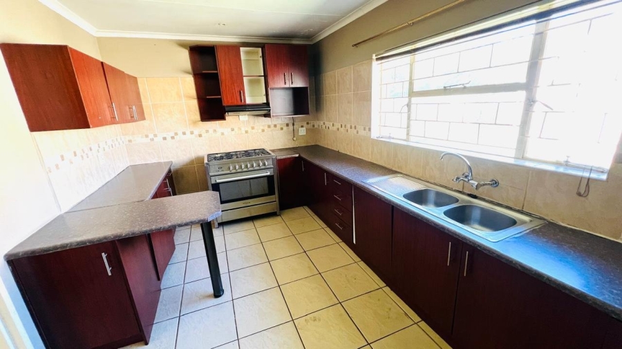 3 Bedroom Property for Sale in Cosmosrand Mpumalanga