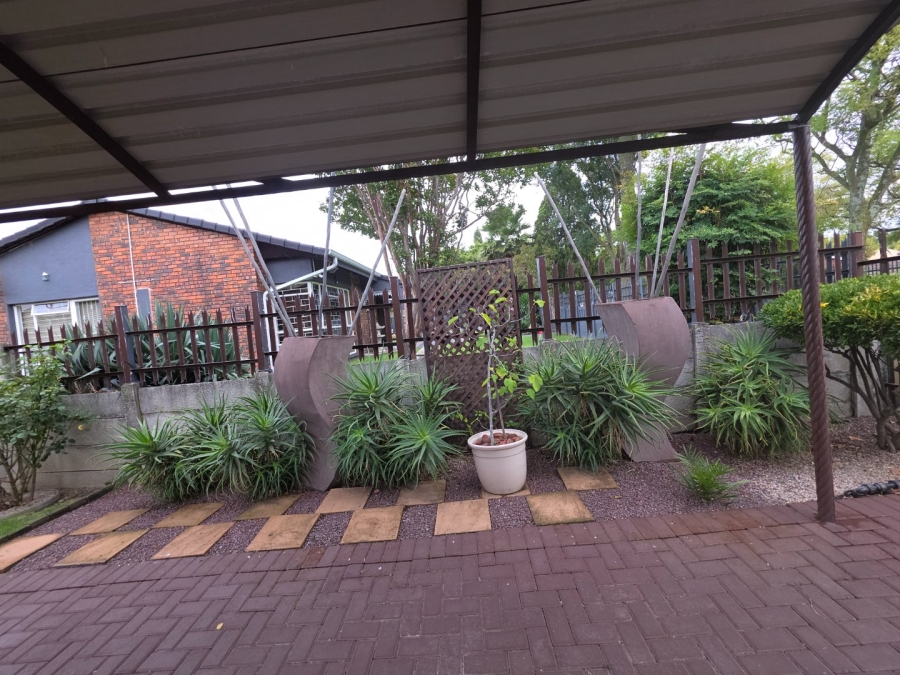 5 Bedroom Property for Sale in Secunda Mpumalanga